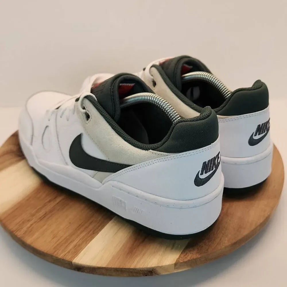 NIKE FULL FORCE LOW CASUAL SNEAKERS MENS SIZE 10 WHITE / DARK GREEN